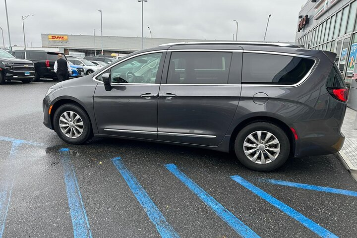 Private Transfer from Newark Airport (EWR) to Brooklyn Port - Photo 1 of 16